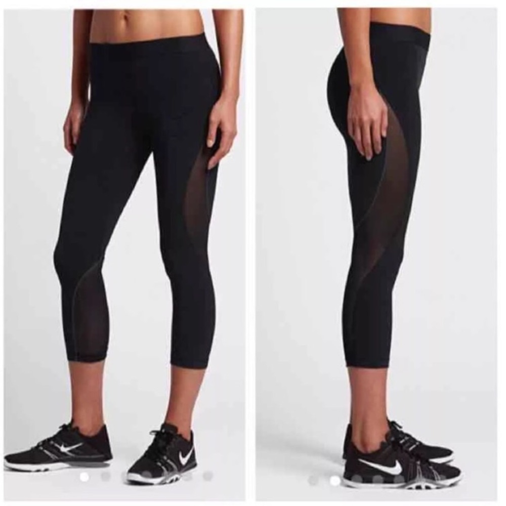 NWOT Nike Hypercool small capris